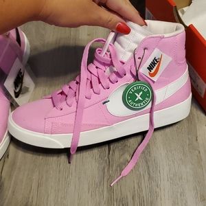 Women's Nike Blazer Mid Rebel Size 7 NWT Hot Pink